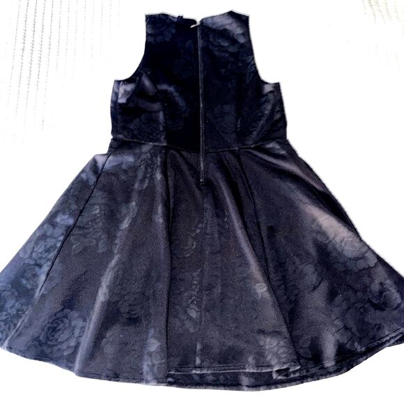 Torrid Dress Women's Size 12 Black Sleeveless Floral Flocked Fit and Flare Party - Picture 2 of 8
